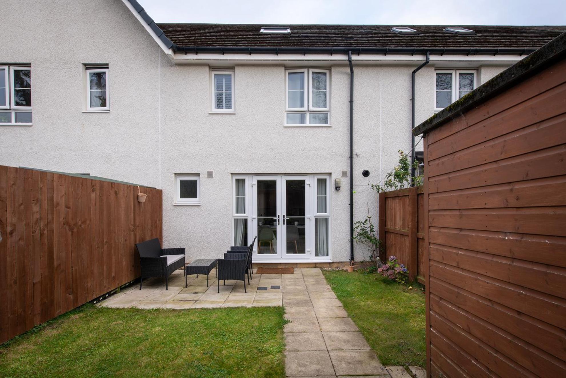 Luxury 4 Bedroom Townhouse With Free Parking Appartement *